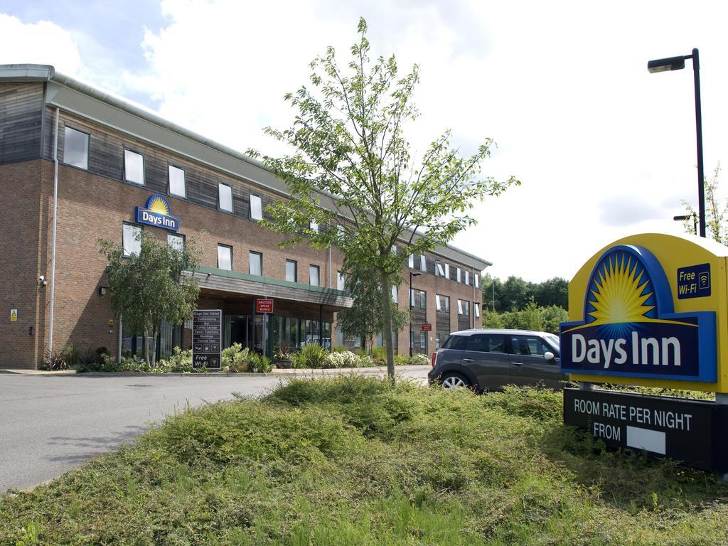 Days Inn Haverhill Хейвърхил Екстериор снимка