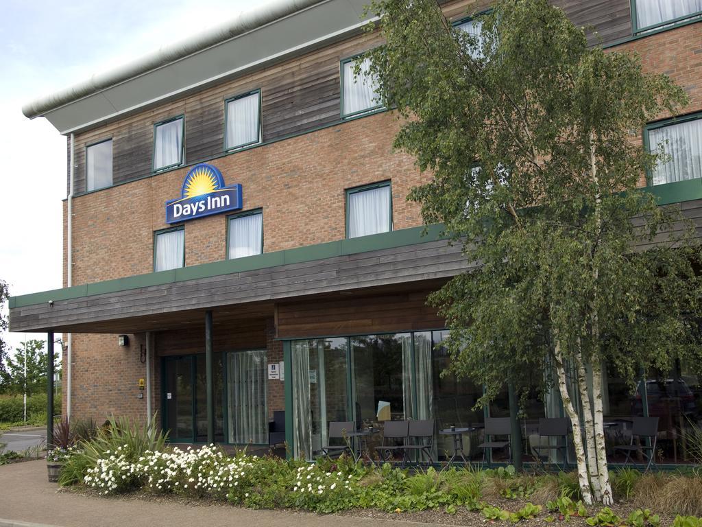 Days Inn Haverhill Хейвърхил Екстериор снимка