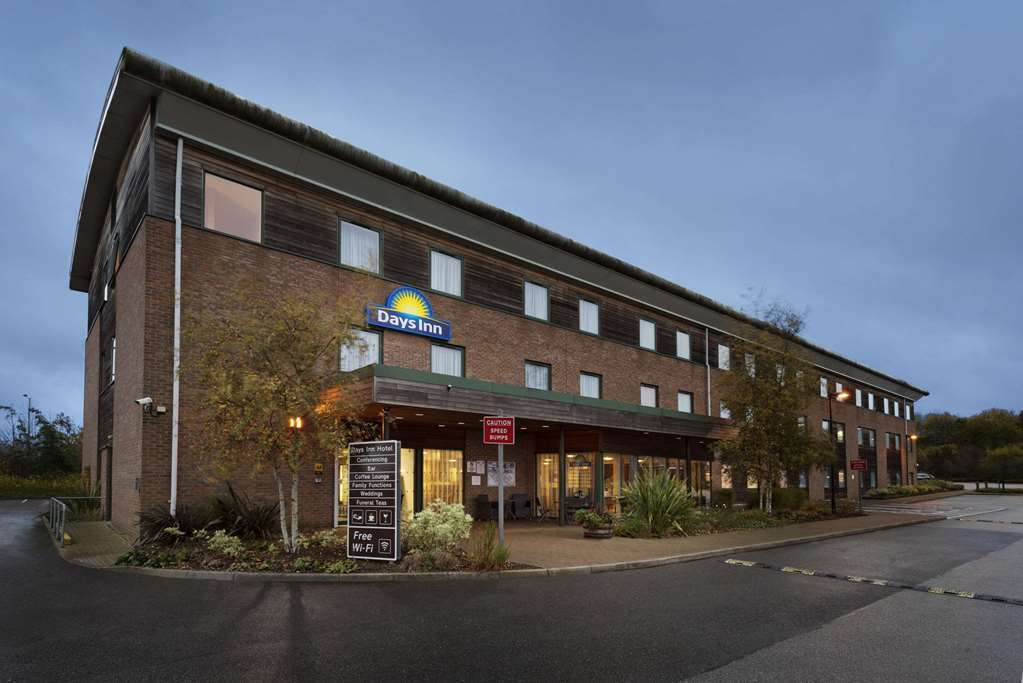 Days Inn Haverhill Хейвърхил Екстериор снимка